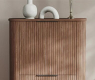 Kategorie Möbel mit Rillen oder Rillenleisten