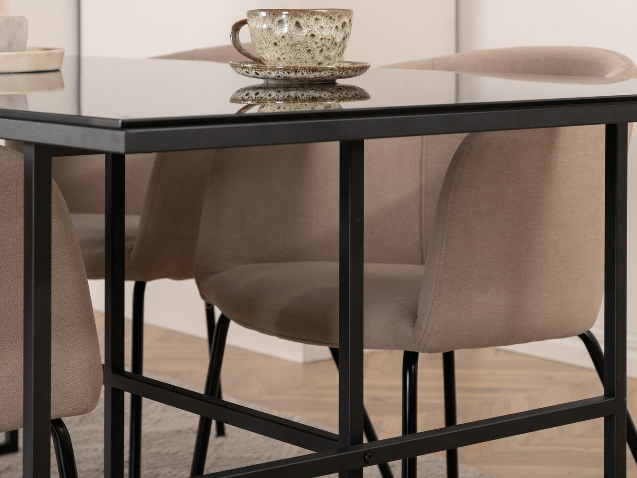 Essgruppe Dallas 3044 (Cremefarben + Schwarz)