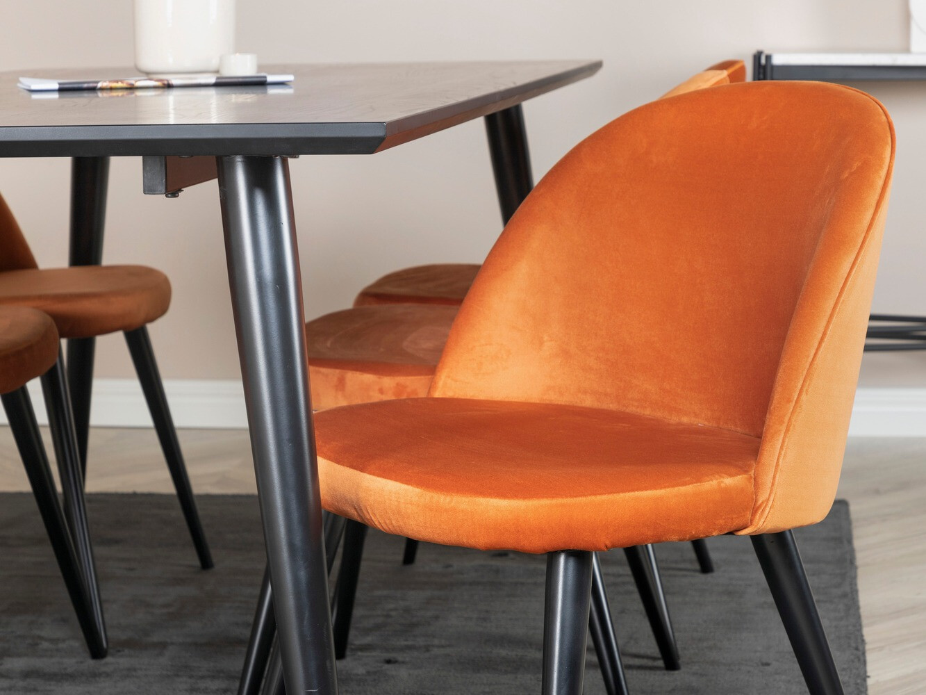 Essgruppe Dallas 1335 (Orange + Schwarz)