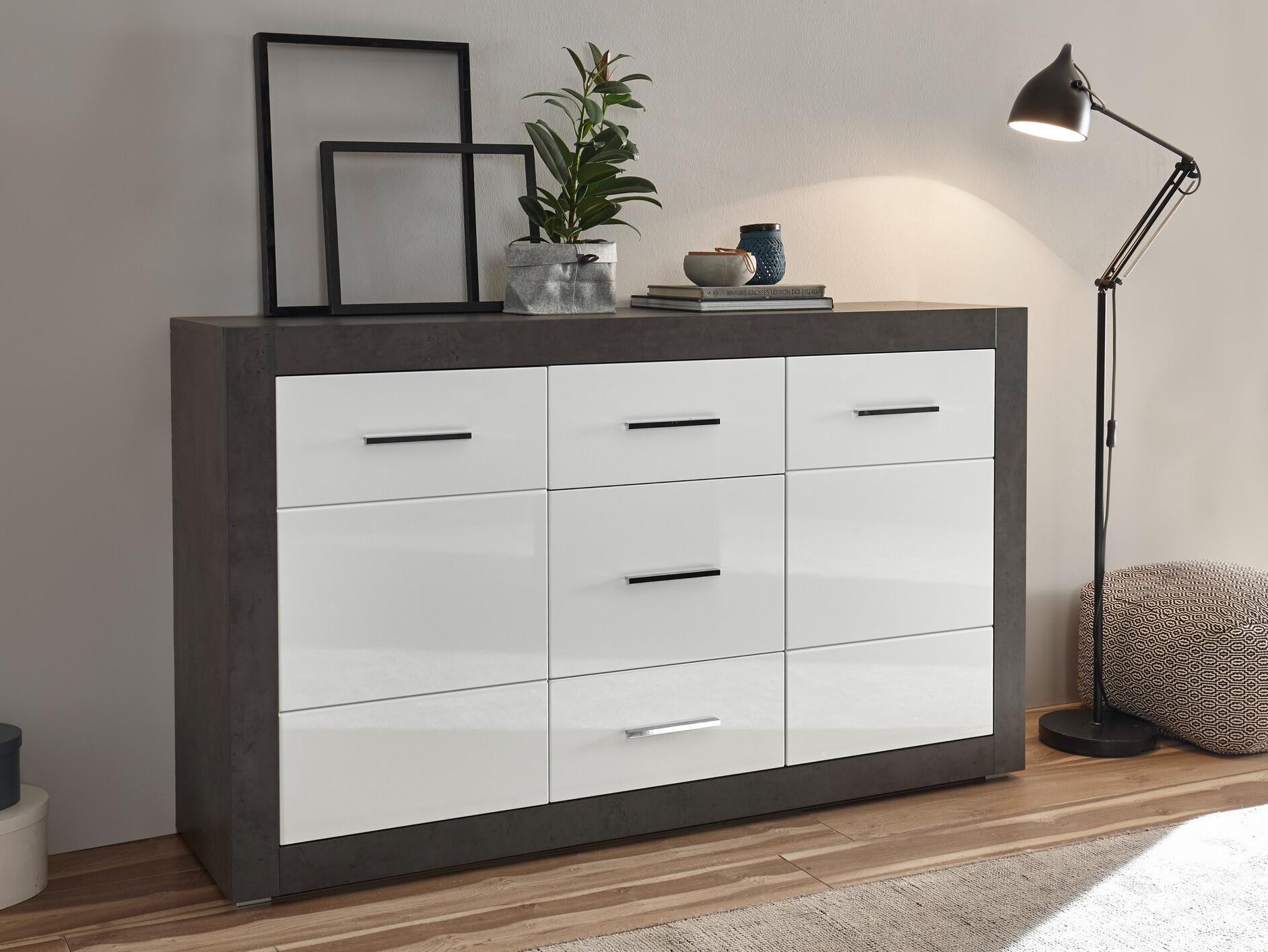 Kommoden Etrcame 108