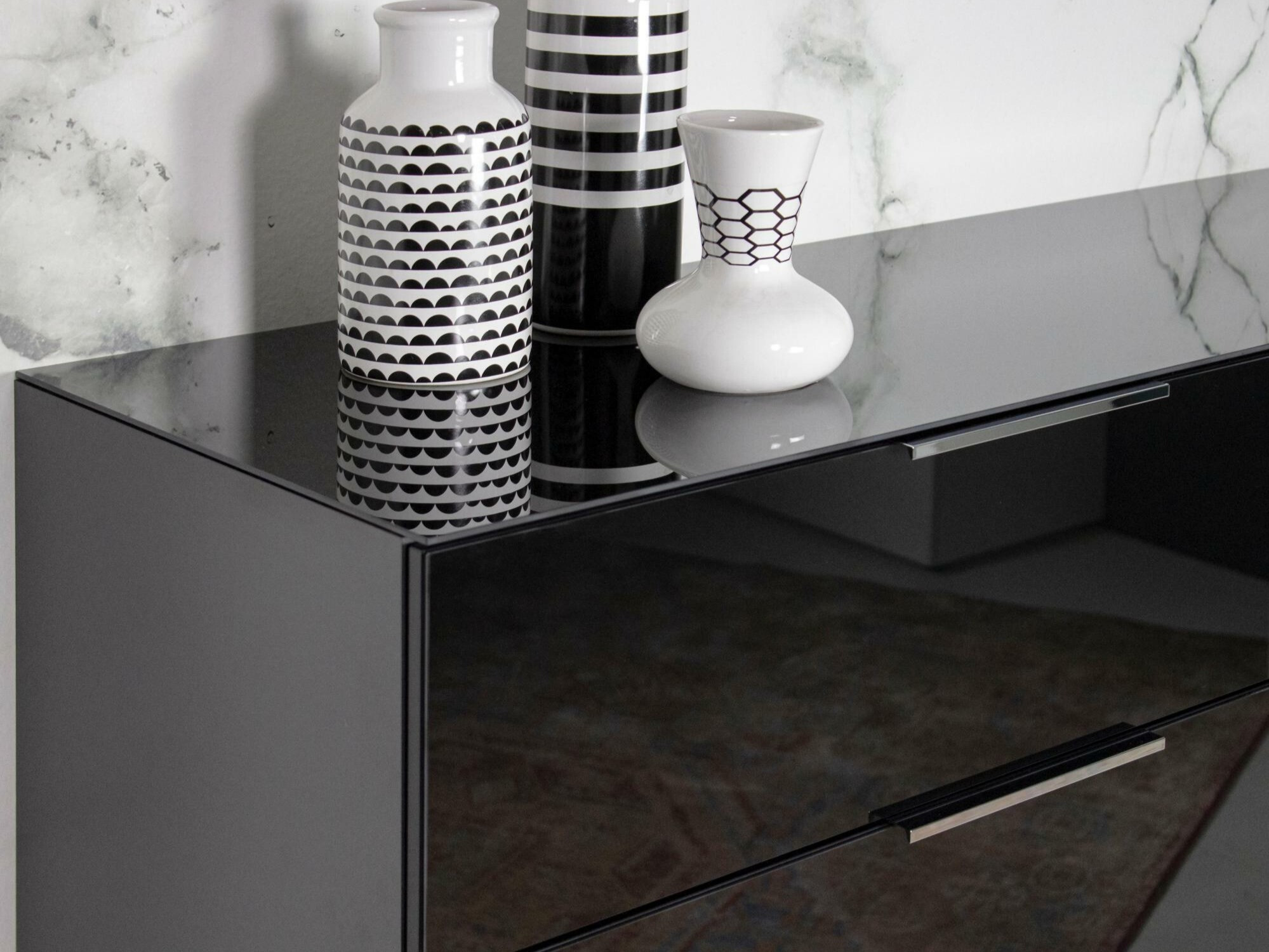 Kommoden Sacramento 299 (Schwarz + Schwarz glänzend)