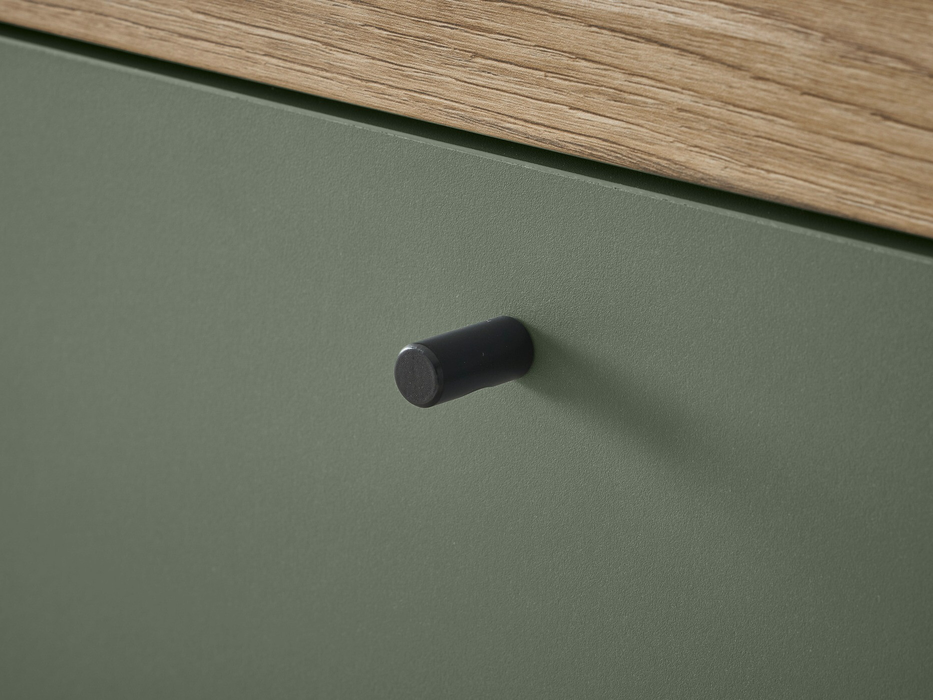 Kommoden Deltali 105