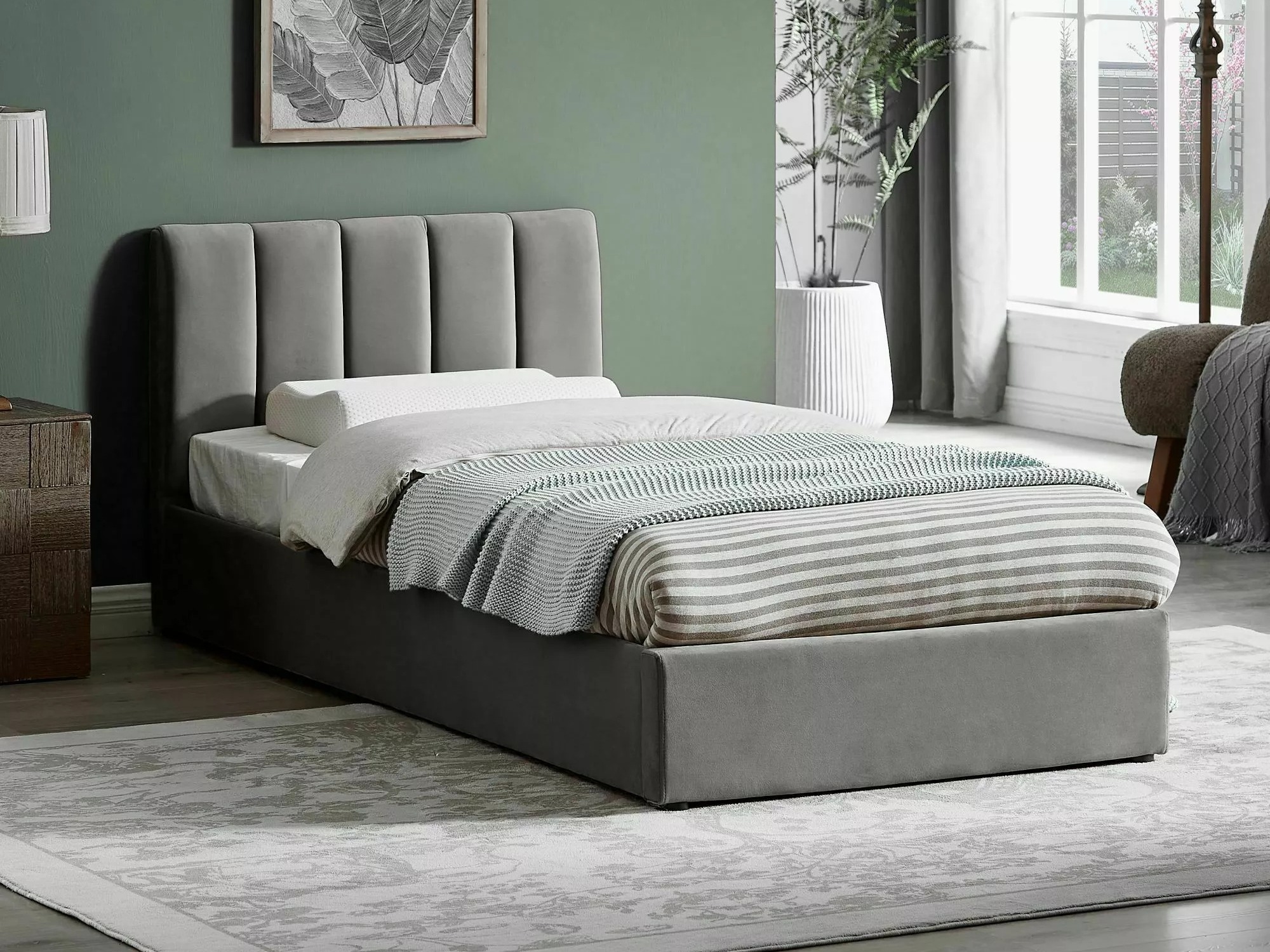 Bett Detroit 412 (Aksamit 192)