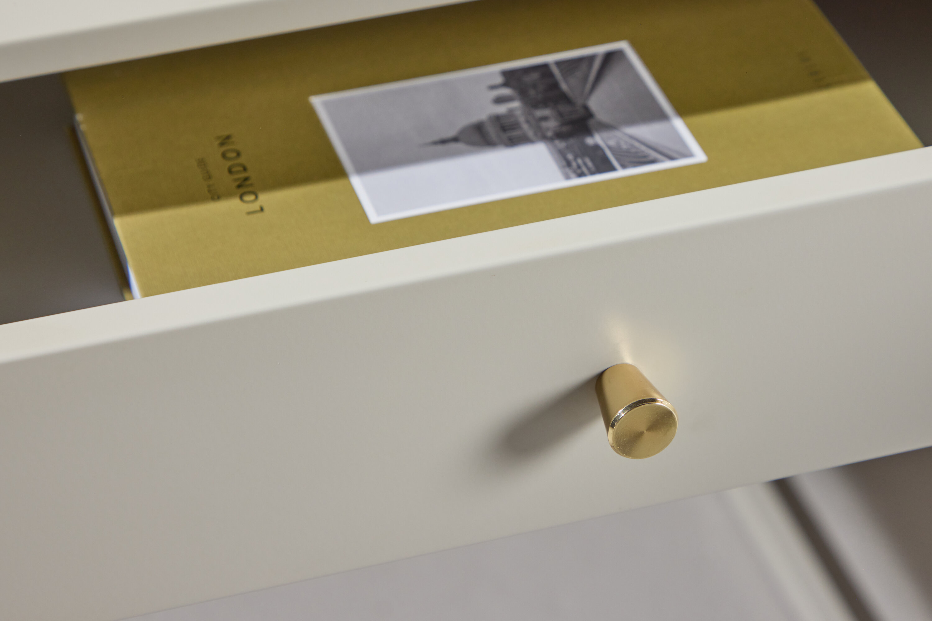 Nachttisch Evasevu 106