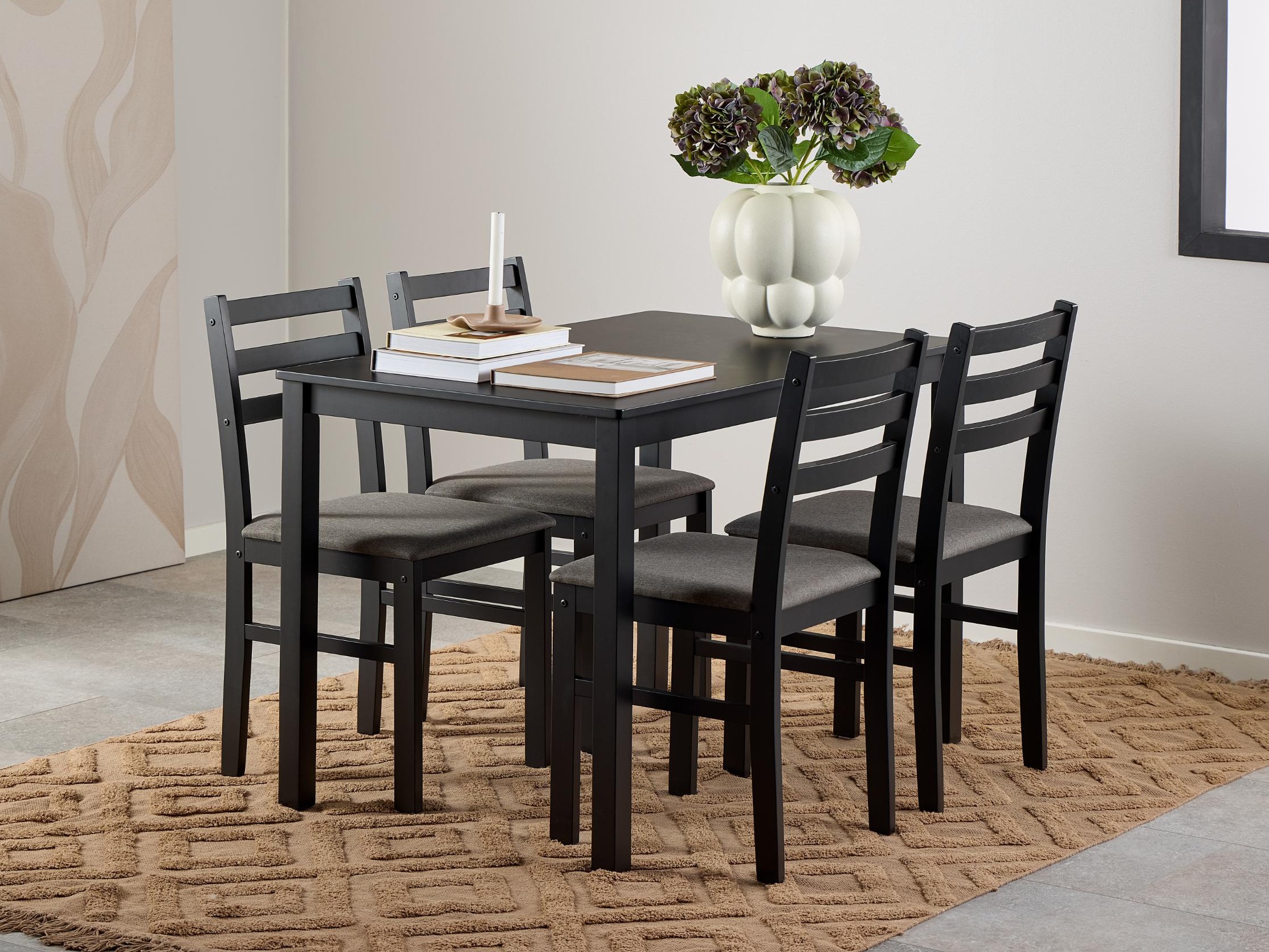 Essgruppe Norsica 857 (Schwarz + Hellgrau)