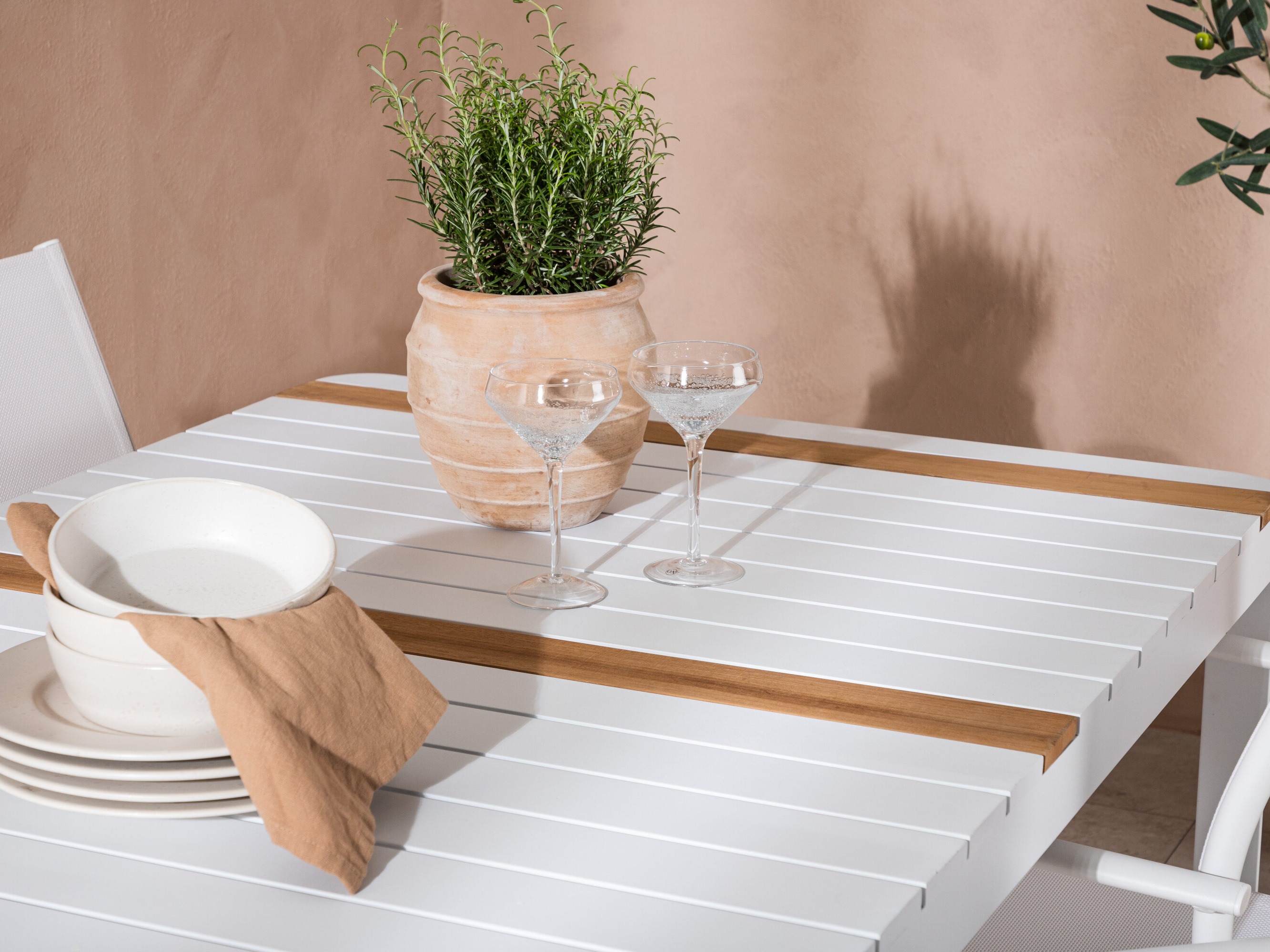Tisch und Stühle Dallas 5318 (Weiß + Teakholz)